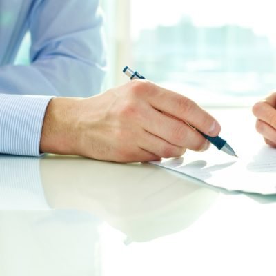 Contrato de prestação de serviços: 8 pontos que a empresa deve analisar antes de assinar